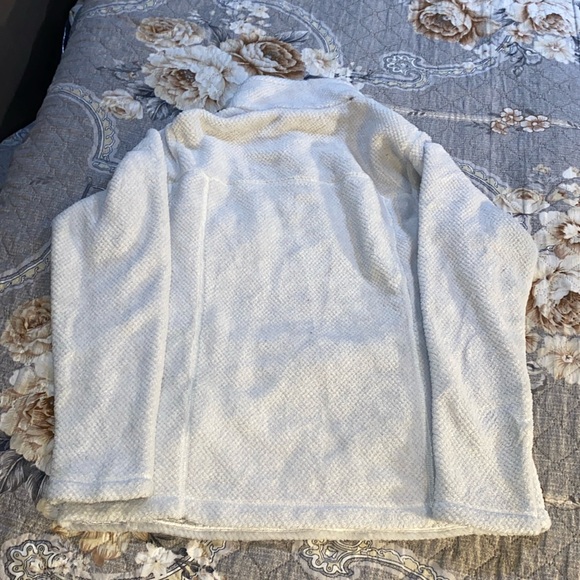 PATAGONIA WHITE JACKET - Picture 6 of 7